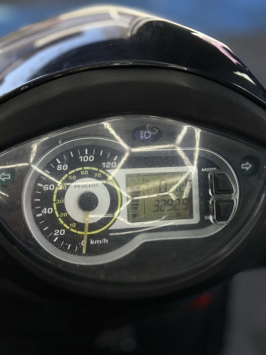 Scuter 125 cc Peugeot Tweet 125