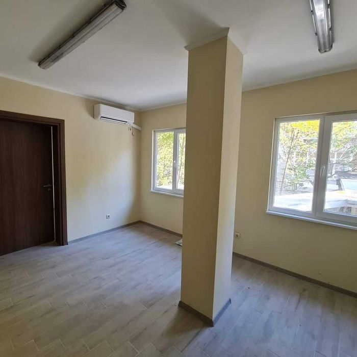 Дава се под наем Офис в Разград, Център - 27 кв.м за 229.5 € - Снимка #4