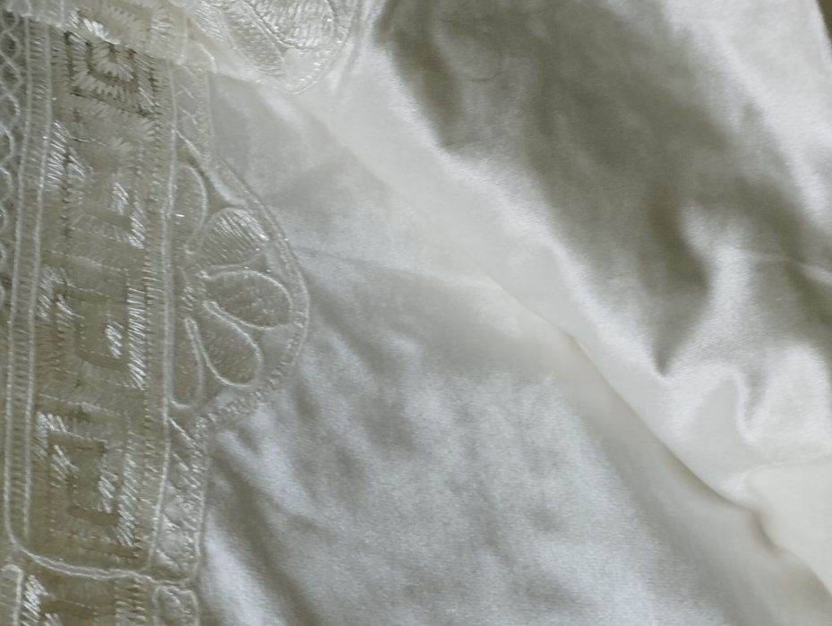 Скатерть худди шу расимдага