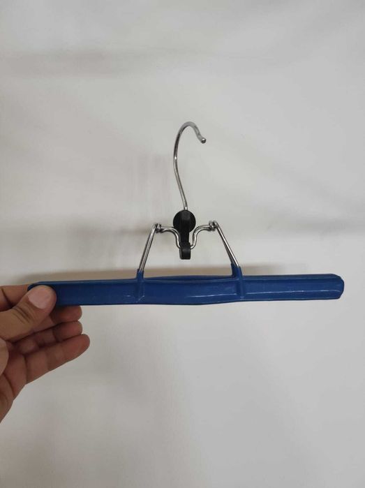 Вешалки плечики для бутиков