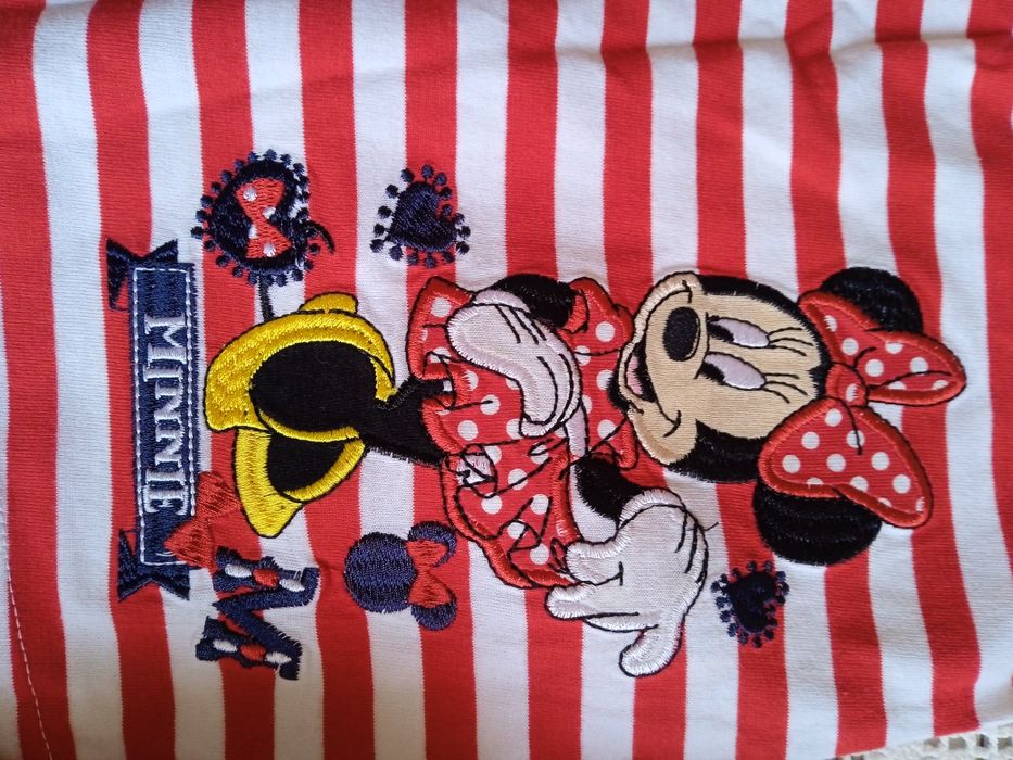 НОВ комплект Minnie mouse, размер 2-3 годинки