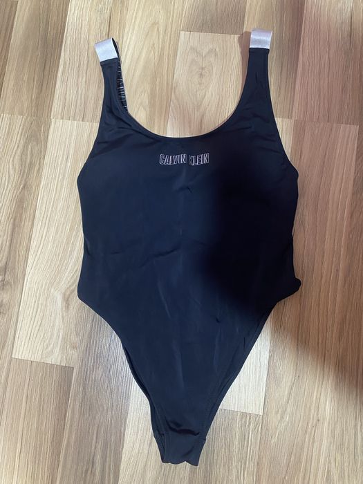 Нов бански CALVIN KlEIN