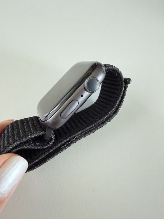 Apple Watch 5 - 44 mm Space Gray model A2093