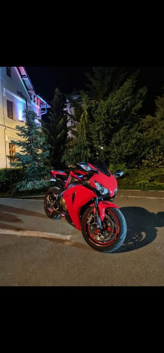 Honda cbr 1000rr fireblade