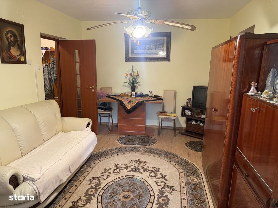 Apartament 2 camere, etaj 2, Zona Strada Botizului