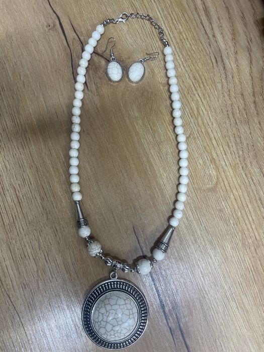 Колье из натуральных камней