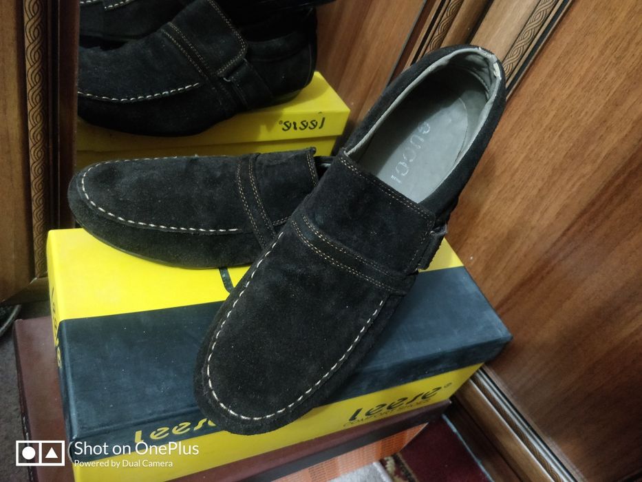 Продаю замшевые мокасины хорошее качество коричневый цвет на весну.!