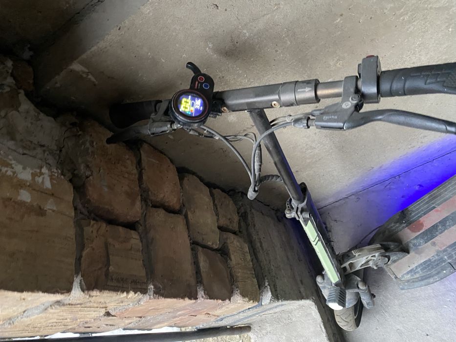 Продам электро самокат