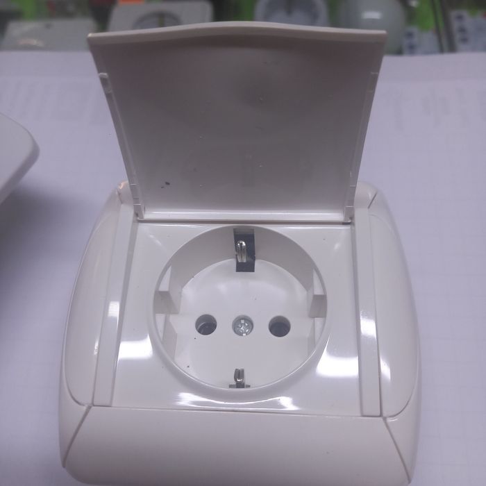 Стенна арматура  ключове, контакти за вграден монтаж