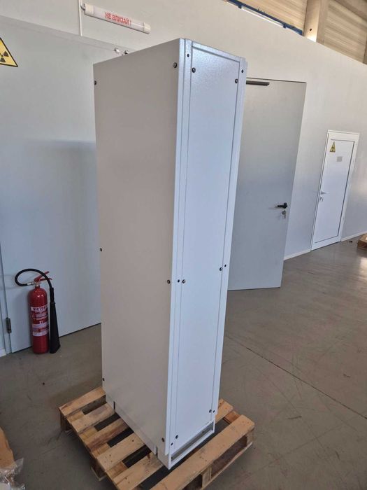 Метален шкаф за ел табла