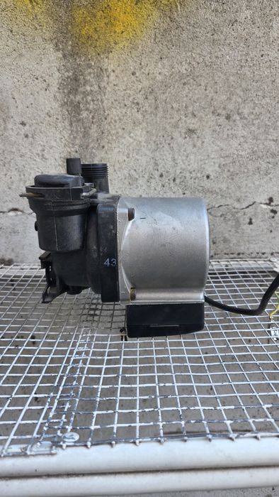 Помпа за газово котле Bosch Grundfos UPS 15-60 CESA02