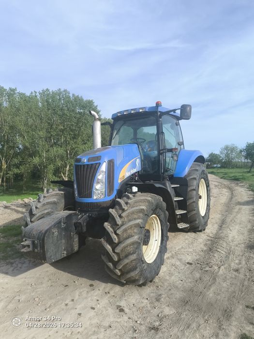 New Holland T8020