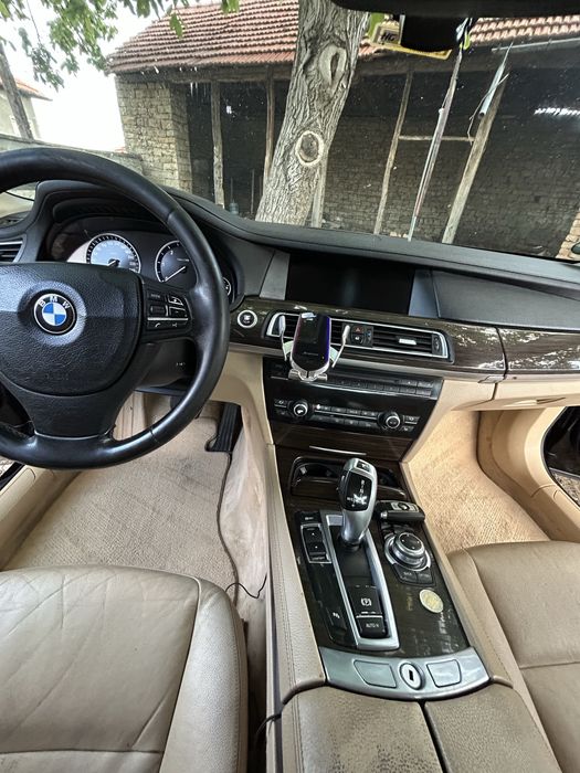 Детайлно почистване на автомобили до адрес!