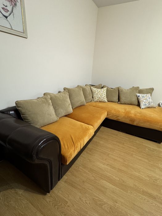 Стилен ъглов кожен диван