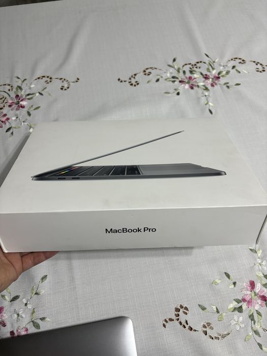 MacBook Pro 13 2019