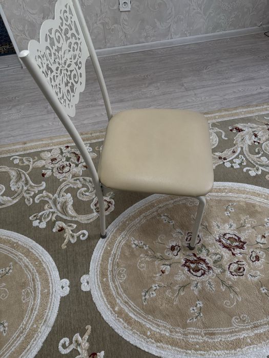Продам стулья для кухни