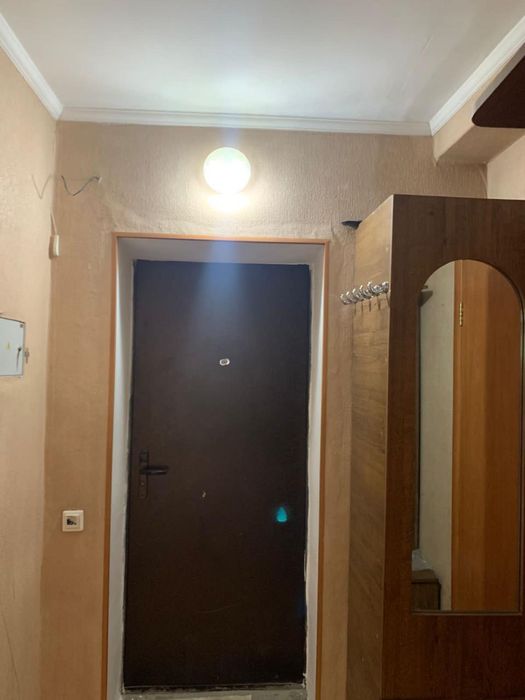 Прихожая шкаф и вешалка