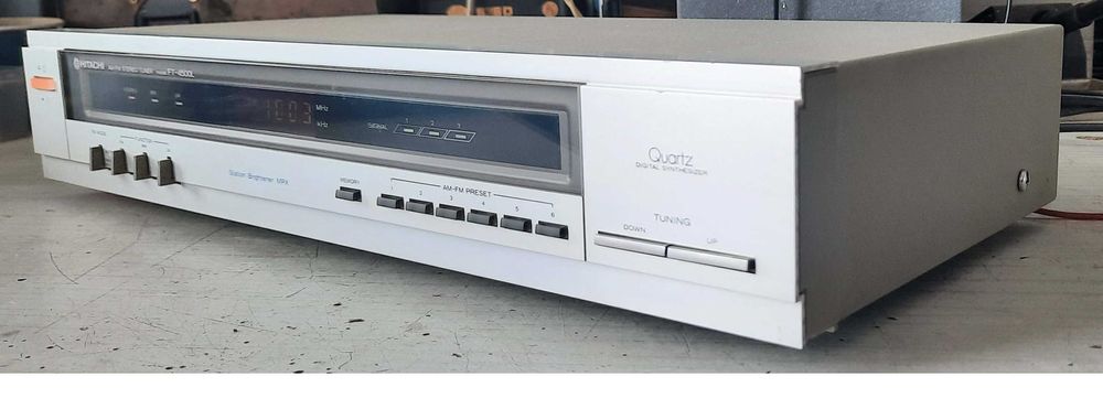 Продавам ретро тунер Hitachi ft-4500L