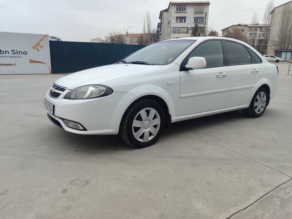 Lacetti Gentra .
