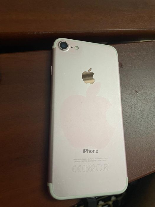 Продам айфон 7 в идеальном состоянии