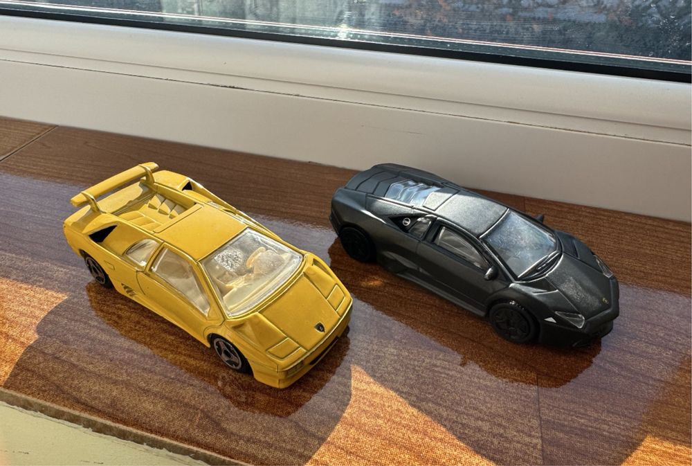 Machete auto 1/43 Burago