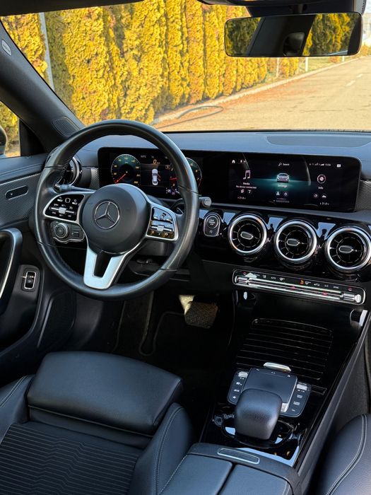 Mercedes-Benz CLA 180 LED