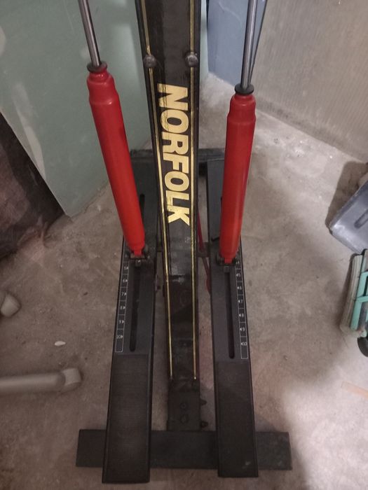 Степер Norfolk с дисплей - стягане на мускулите, кардио, понижаване х