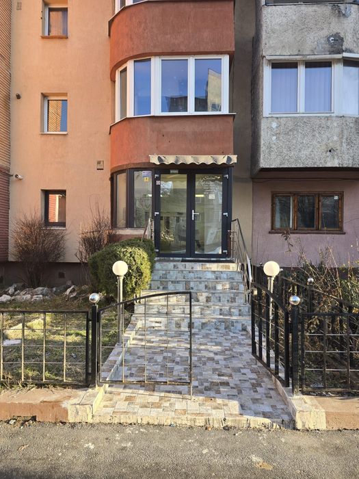 Închiriez Post Frizerie