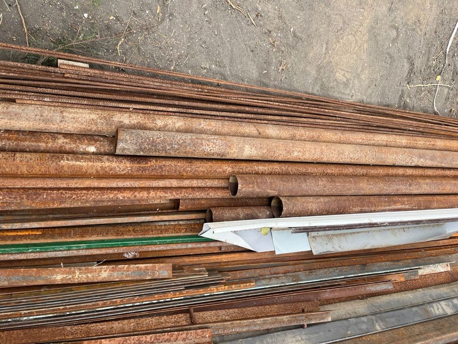 Стойка ,Стальный трубы,стойка от 2000 за метр