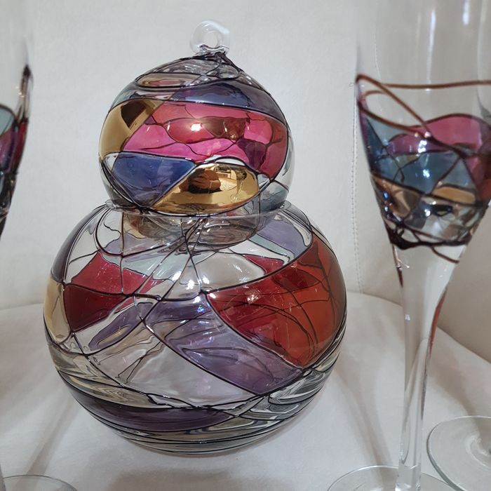 Set decorativ pictat manual, marca K&K Styling Amsterdam.
Conține 6 pa