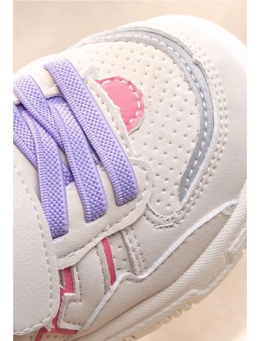 Новые детские кроссовки