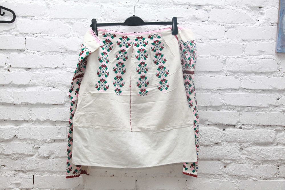 costum popular vechi de 100 de ani