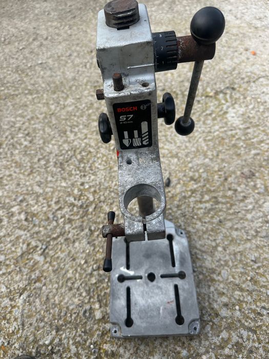 стойка за бормашина практикер