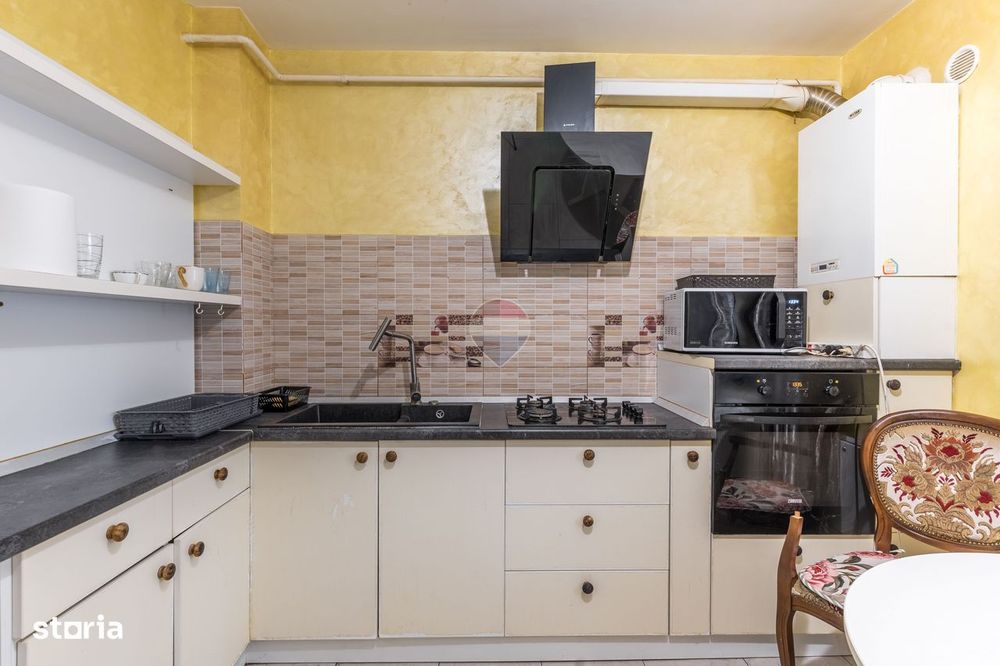 Apartament cu 3 camere, grădină proprie+loc de parcare- Str. Luminii