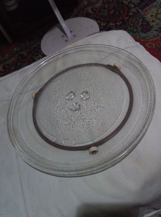Продам тарелку для микроволновки.