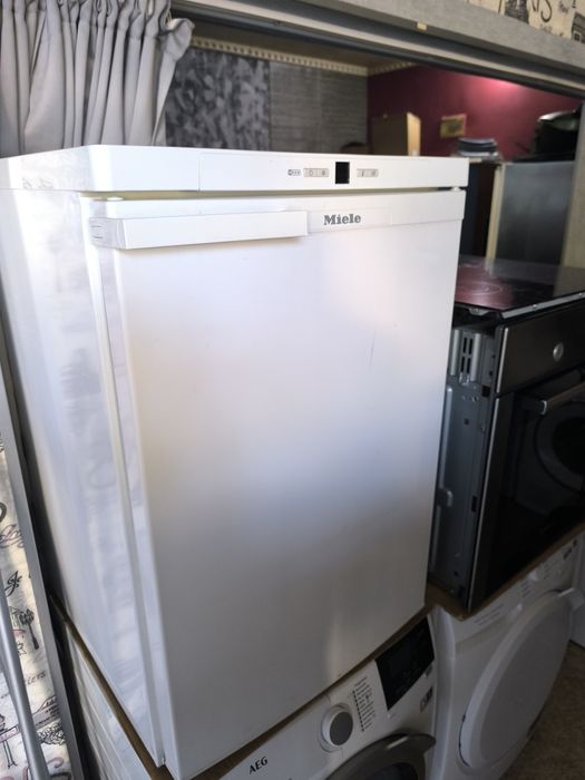 Фризер Miele F 12016 S-2 - 103 литра.