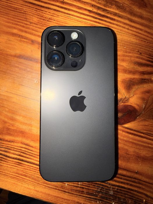 продавам iphone 14 pro с гаранция %98 батерия