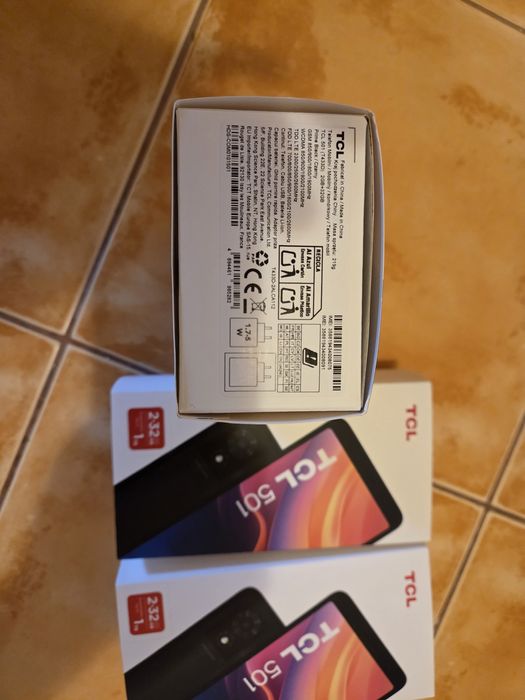 Telefoane TCL501