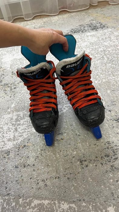 Коньки детские (хоккейные)