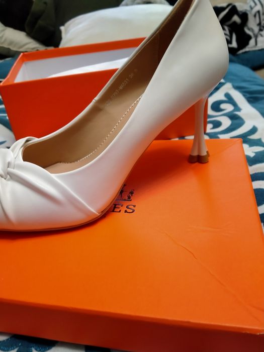 белые туфли продам