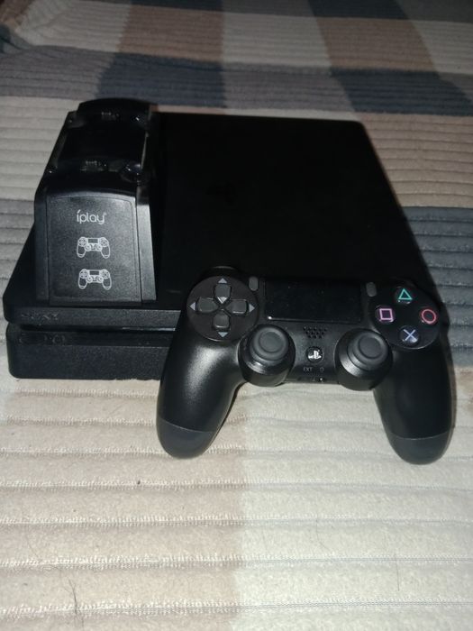 Продам PlayStation4 Slim