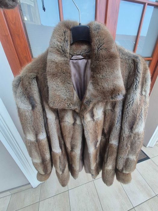 Vand haina de blana naturala