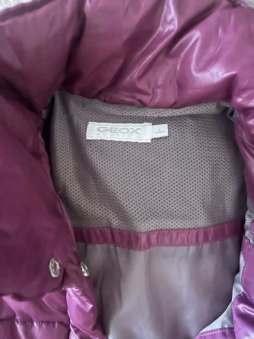 Продам куртки на девочку