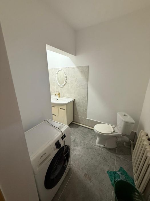 1 комнаталы времянка жалға беріледі.