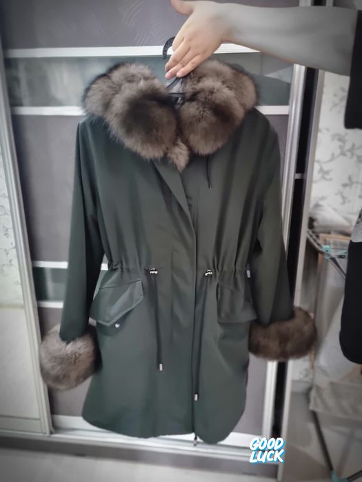 Продам парку почти новый