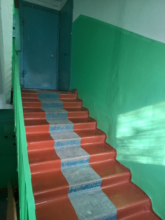 Делаем ремонт подъездов,поклейка обоев