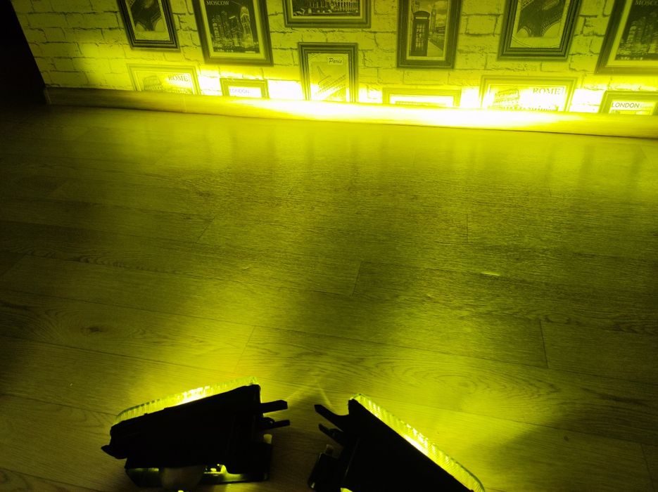 Продам туманки Ауди 100 с4