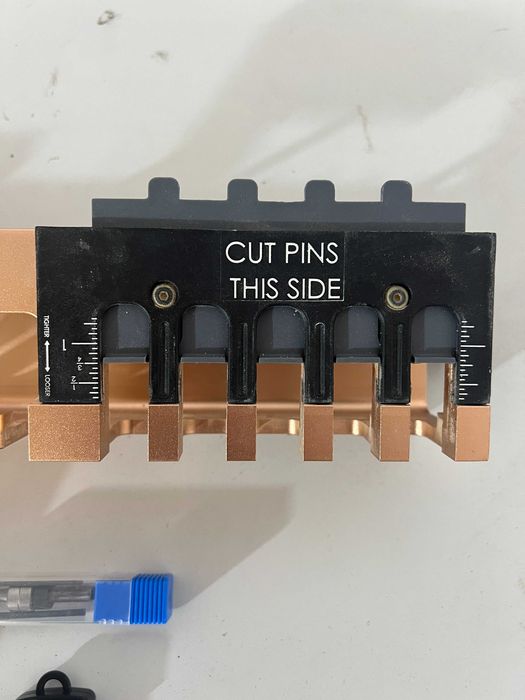 Sablon pentru îmbinări coadă de rândunică General Tools – 30,5 cm
