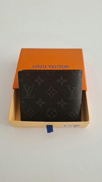 Luis Vuitton портфейл