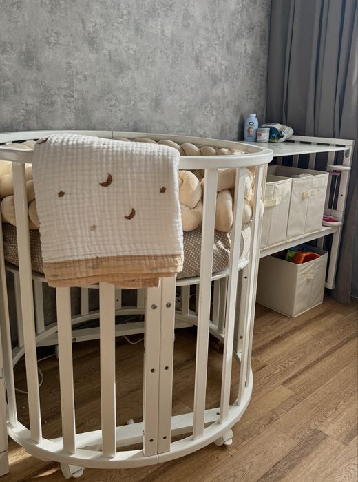 Продам круглую кроватку 8 в 1